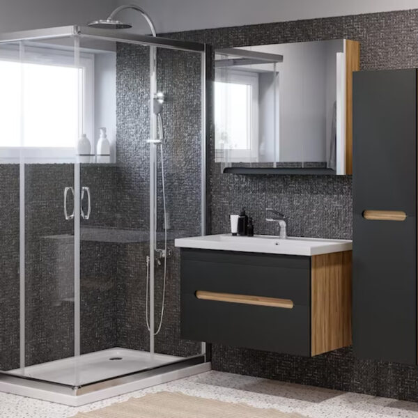 Moisissure de joint de douche : Importance de la ventilation dans les petites salles de bains