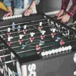 Le baby-foot : la touche déco vintage qui fait sensation dans le salon
